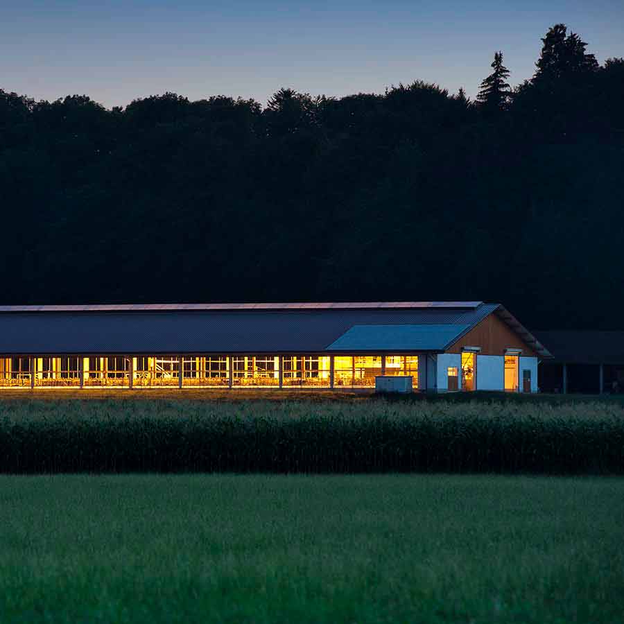 Image of a barn on a farm