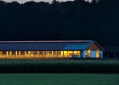 Image of a barn on a farm