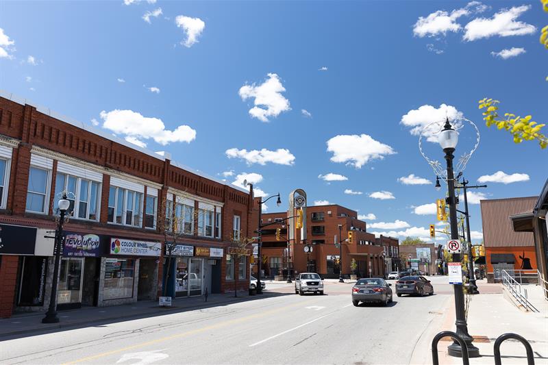 photo of a downtown area in a Southwestern Ontario town