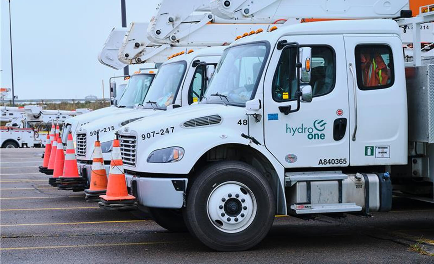 Hydro One trucks