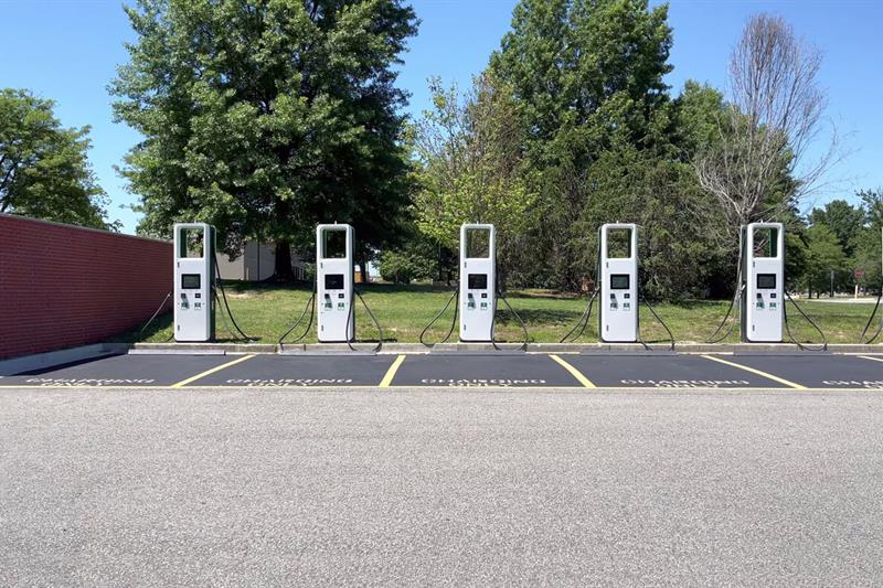 photo of a commercial electric vehicle charging station