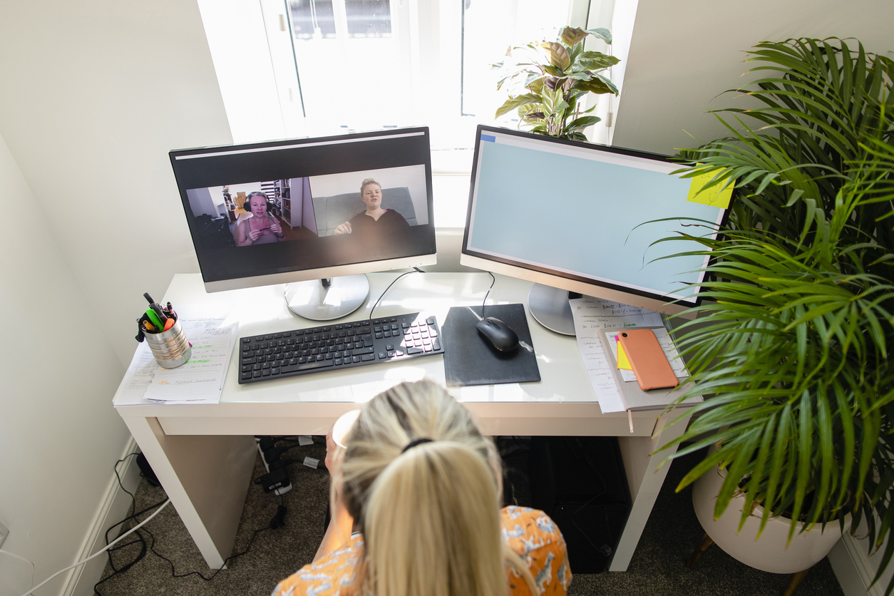 Women using a desktop.