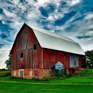 Image of a barn on farm land